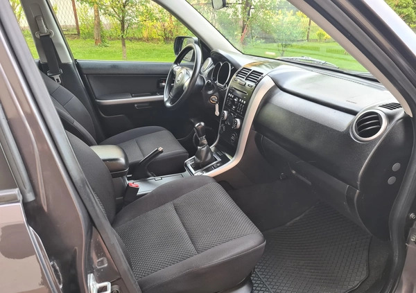 Suzuki Grand Vitara cena 32800 przebieg: 278000, rok produkcji 2011 z Kielce małe 46